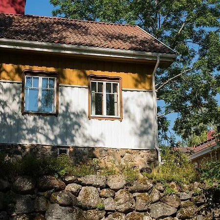 Rantahuvila Pikku-rantala *
